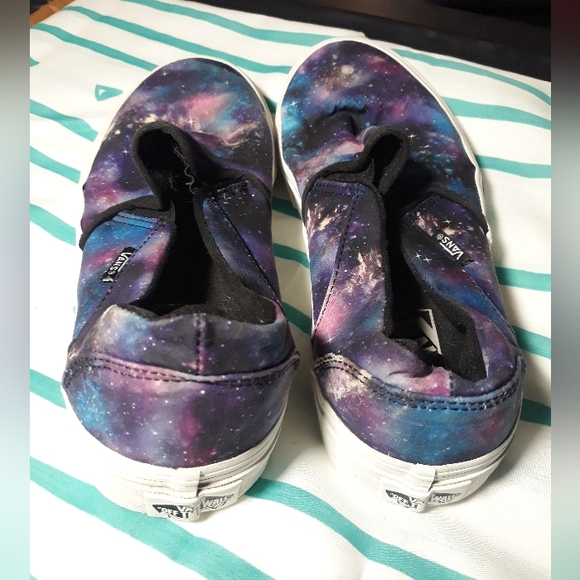 Galaxy slip on vans - Picture 4 of 6